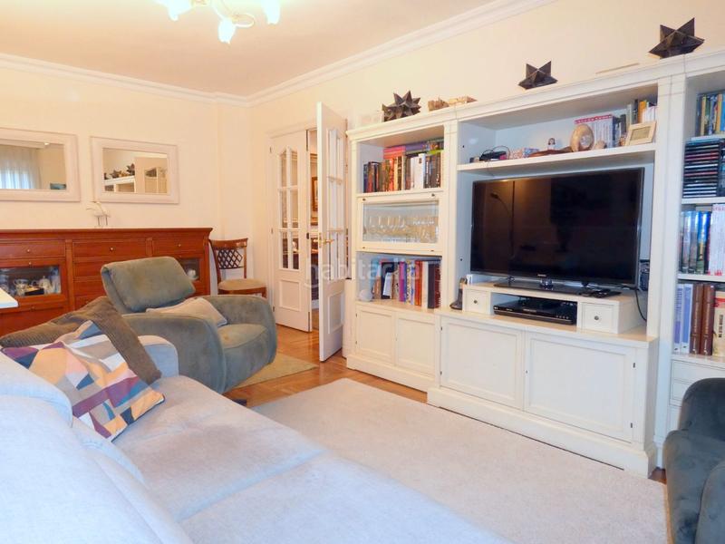 Foto f54da46c-5f7e-4605-b5ac-496432873b71. Flat with heating parking in Santutxu-Basarrate Bilbao