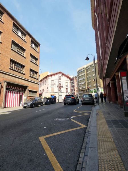 Foto 1148ddd4-b2a7-48ee-ba4e-ee80e9cf687b. Aparcament cotxe a Bolueta Bilbao