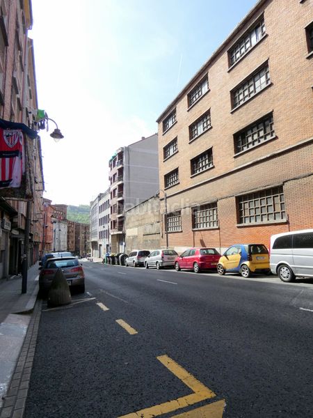 Foto b92d7327-fdef-404d-8643-dd895cef6412. Aparcament cotxe a Bolueta Bilbao