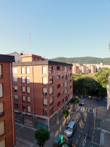 Foto 00e4f01f-7d32-402d-bcd6-c6f992082b3a. Pis amb calefacció aparcament a Santutxu-Basarrate Bilbao