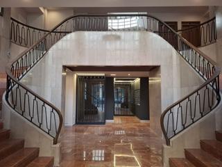 Etagenwohnung in Centro. Piso en el centro de la ciudad todo exterior.