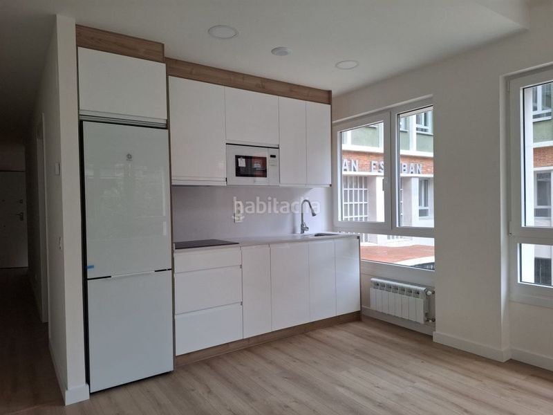 Foto 5c2a87ba-920d-4af2-ae20-7e4c571313a1. Pis amb calefacció a Centro Gijón