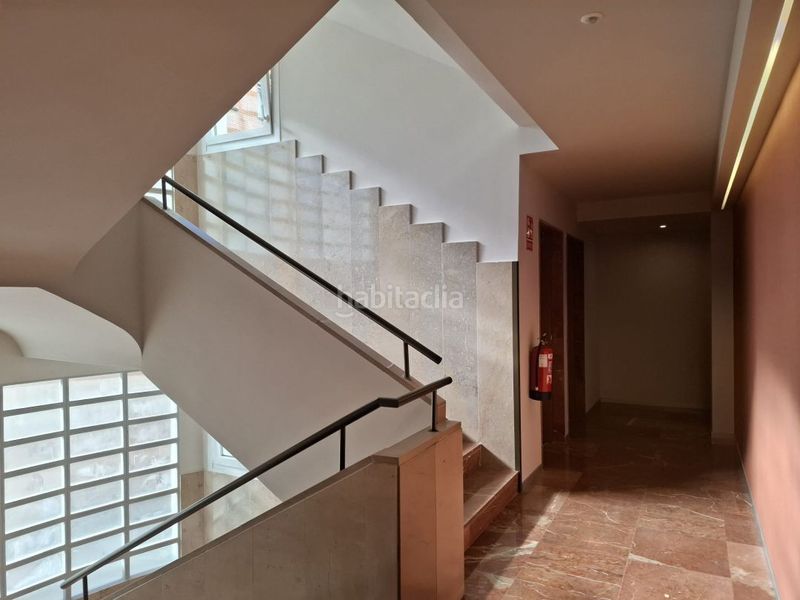 Foto c2aa241f-1dad-437b-9fd4-858e5e6bbb97. Pis amb calefacció a Centro Gijón