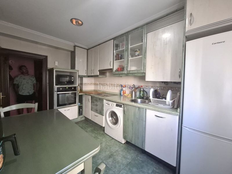 Foto caaa6c7c-9643-4e80-8a0b-19733f56f1bf. Flat with heating in Llano Gijón