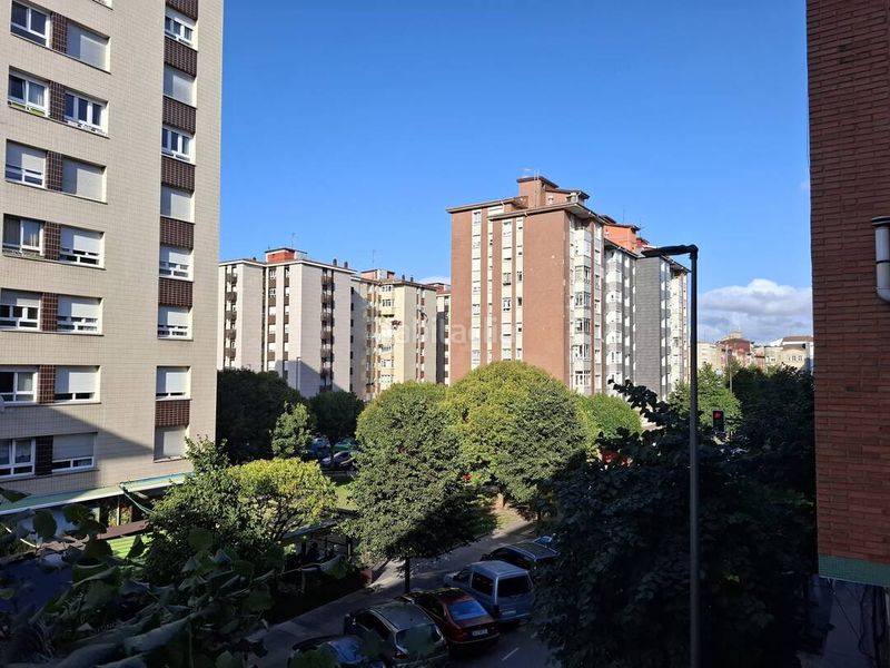 Foto cb5af894-33e3-4147-8a88-3db9dde45cfc. Flat with heating in Llano Gijón