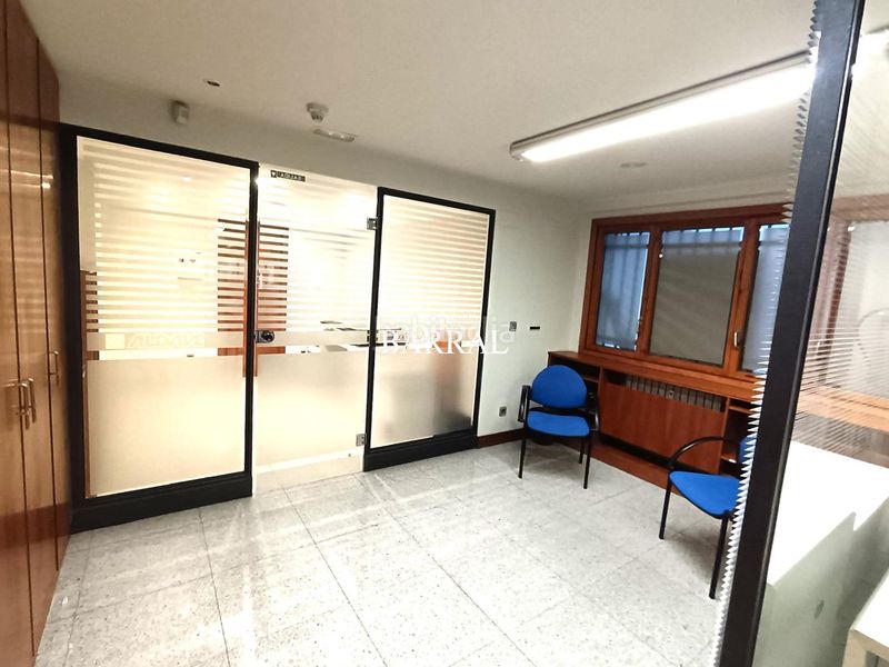 Foto 24102f58-a22b-467b-a655-79d3bbd95153. Oficina a Centro Tudela