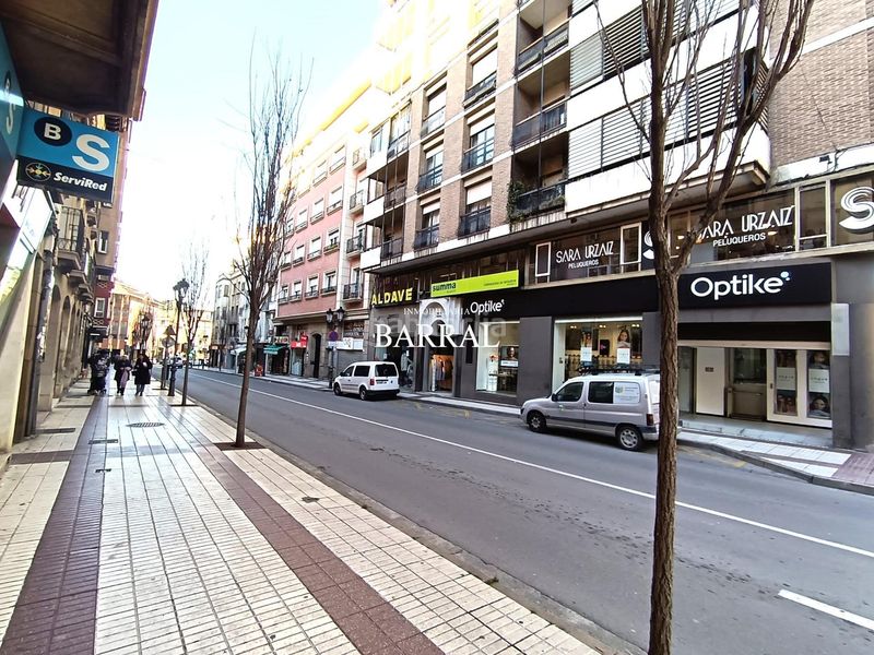 Foto 308f870a-6142-4e0f-98a4-141315cde9eb. Oficina a Centro Tudela