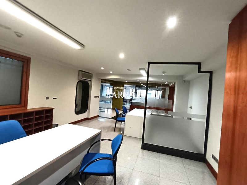 Foto b9a3bd1b-1b0b-4208-868e-8b5f95b8f8f1. Oficina a Centro Tudela