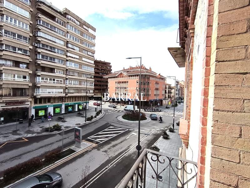 Foto cb5a3966-b190-4d03-b12b-cf9eaaace3fd. Piso duplex en el centro en Casco Histórico Tudela