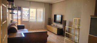 Etagenwohnung in Griseras - Gardachales. Amplio piso en el corazón de tudela por solo 190.000