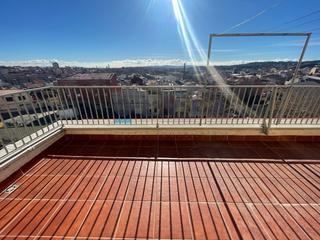 Penthouse in Can Boada. Atico con terraza a pie de comedor