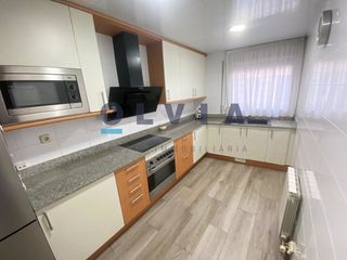 Rez-de-chaussée à Poble - Casc Antic. Amplia planta baja en perfecto estado