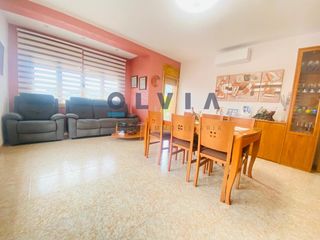 Flat in Eixample - Can Bogunyà. Piso en perfecto estado con garaje privado