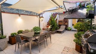 Semi detached house in Poble - Casc Antic. Casa totalmente reformada con patio