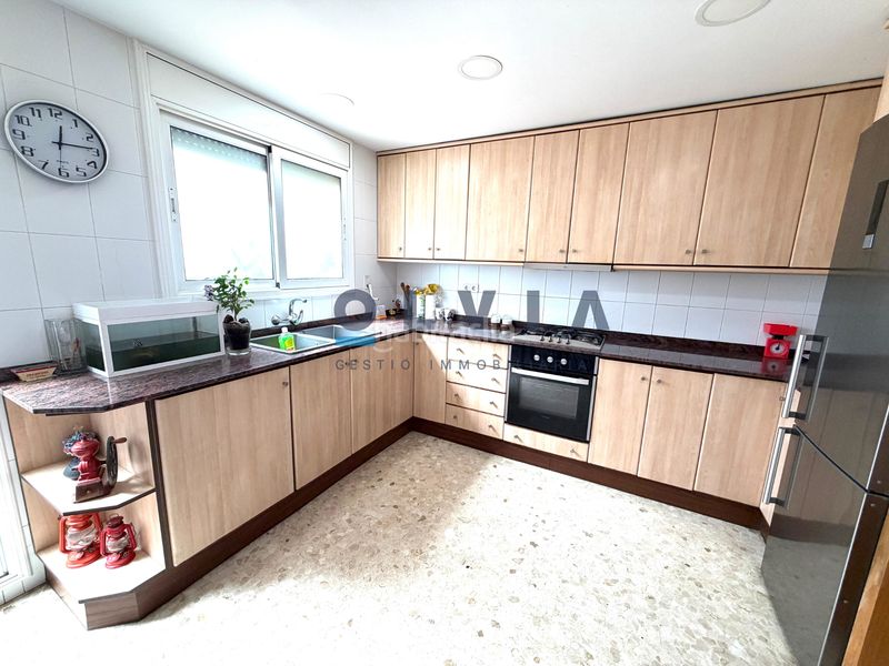 Foto c091c8f2-3f34-477c-aad1-c90c9ec6dadd. Zweistöckige wohnung mit heizung in Sant Pere Nord Terrassa