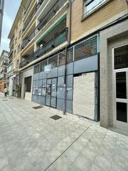 Business premise  Calle santesteban. Oportunidad! bajera en la chantrea zona comercial