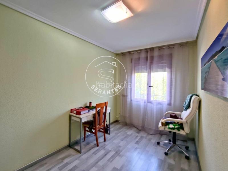 Foto c4bdf796-6d1d-40a2-81a8-a1d1739f904f. Piso vivienda reformada, luminosa, con terraza y garaje en la txantrea en Pamplona / Iruña
