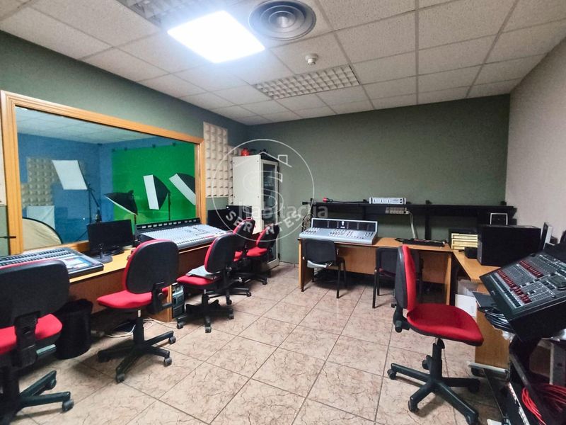 Foto c1e1e867-0864-44fc-8577-bbbf8377bdcb. Nau industrial a calle p 60 a Aranguren