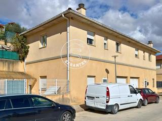 Casa a schiera in Añorbe. Vivienda adosada en añorbe  confort, luminosidad y jardín privad