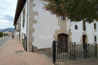 Local commercial à Irurtzun. Local con jardín y múltiples posibilidades en irurtzun