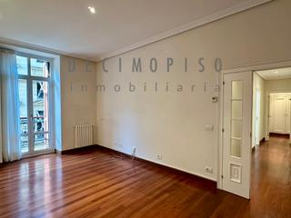 Alquiler Piso  Calle de fuenterrabía. Centro. calle fuenterrabia. generosa vivienda con 3 habitaciones