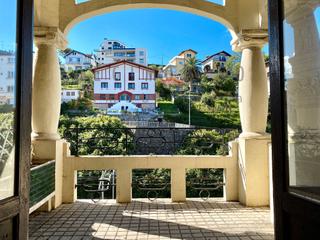 Pis  Ategorrieta hiribidea. Vivienda en el barrio de gros con terraza
