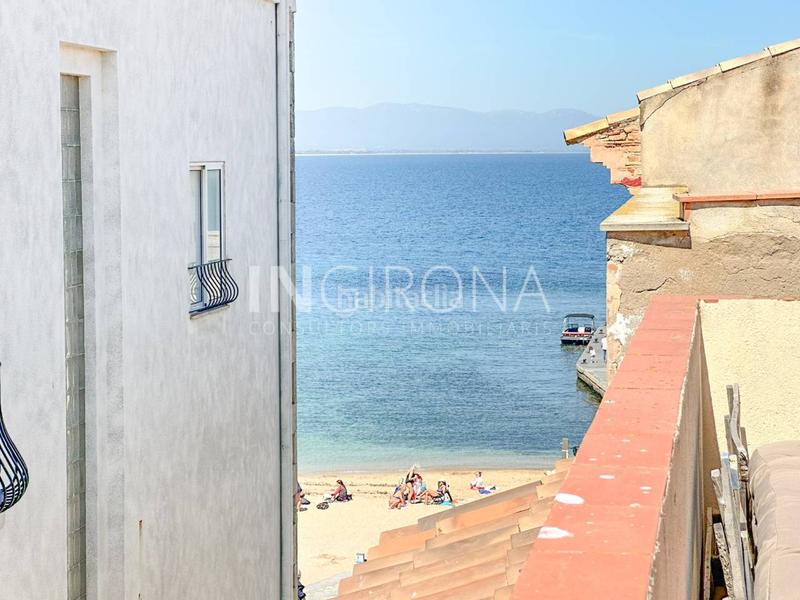 Foto 89b07a8d-cde9-4f93-8afe-0fac56d12b87. Alquiler piso oportunitat! àtic aprop platja a lescala en Escala (L´)