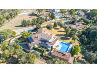 Casa a Sant medir 19. Espectacular chalet de 7.277m2 en lolivet sant gregori, girona