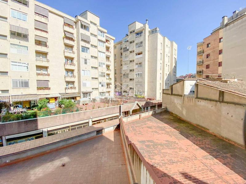 Foto aed2bad7-00c8-4598-bf6d-ccac71f652d1. Alquiler piso  muy centrico ideal estudiantes o para compartir en Girona