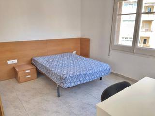 Location Appartement  Joan maragall. Piso muy centrico  ideal estudiantes o para compartir