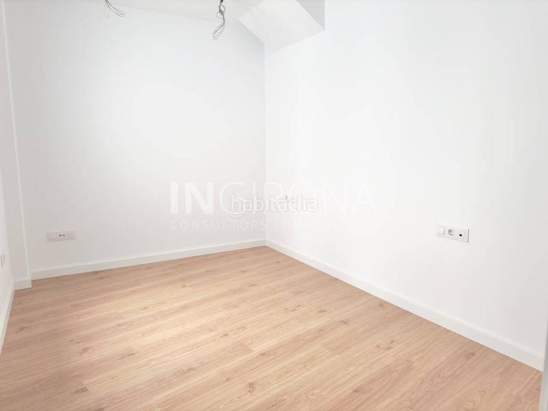 Foto 3c242303-9bc0-42e8-a96e-43bfdce985d8. Rent penthouse with heating in La Devesa Girona