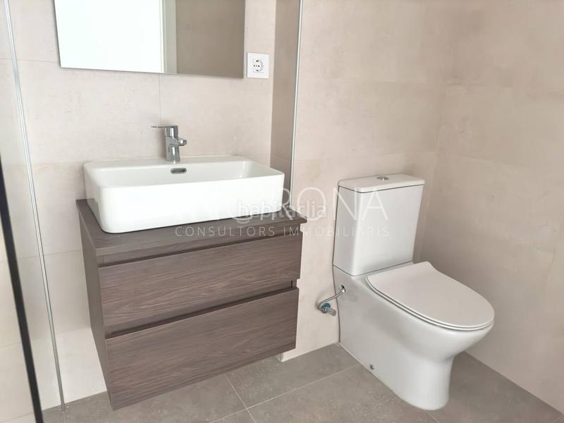 Foto b367bf34-2f2e-48ea-86e9-e1df9d17e618. Rent penthouse with heating in La Devesa Girona