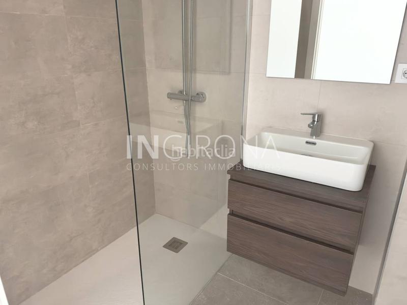 Foto f8d67d2a-53ee-4a99-97b0-12e65839cb33. Rent penthouse with heating in La Devesa Girona