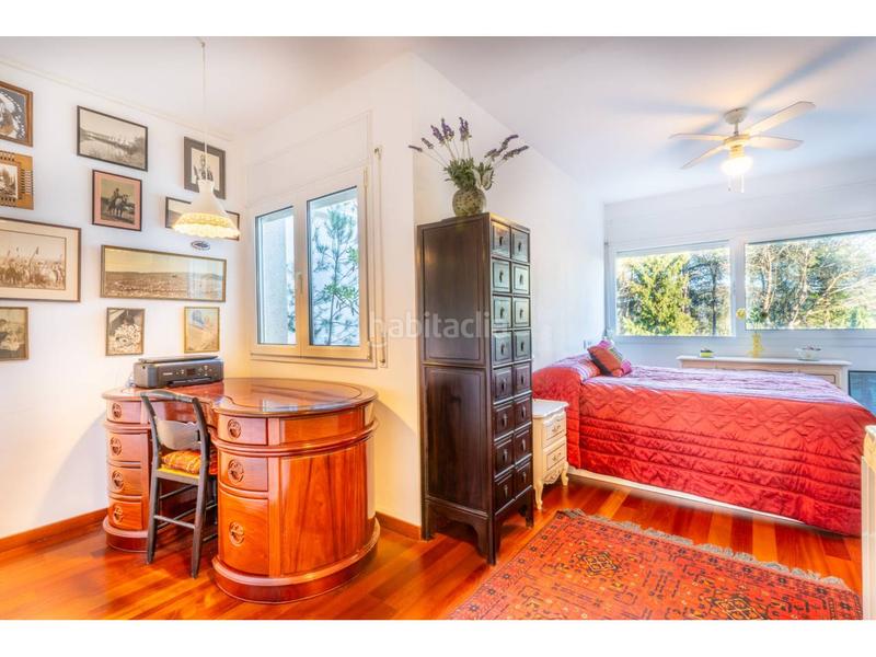 Foto 499c0940-f1c8-434b-bf31-87ef0bd42ba2. Ático exclusivo ático reformado en Montjuïc con vistas panorámicas a la ciudad y la montaña en Girona