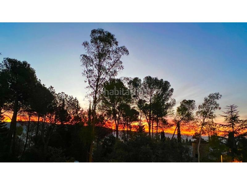 Foto 5fe59f6d-f6e2-41c6-8951-193a5b9eec0f. Ático exclusivo ático reformado en Montjuïc con vistas panorámicas a la ciudad y la montaña en Girona