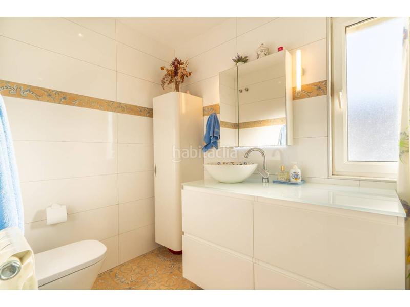 Foto a9b7db8c-9643-4cf2-9413-2fa71d785e2a. Ático exclusivo ático reformado en Montjuïc con vistas panorámicas a la ciudad y la montaña en Girona