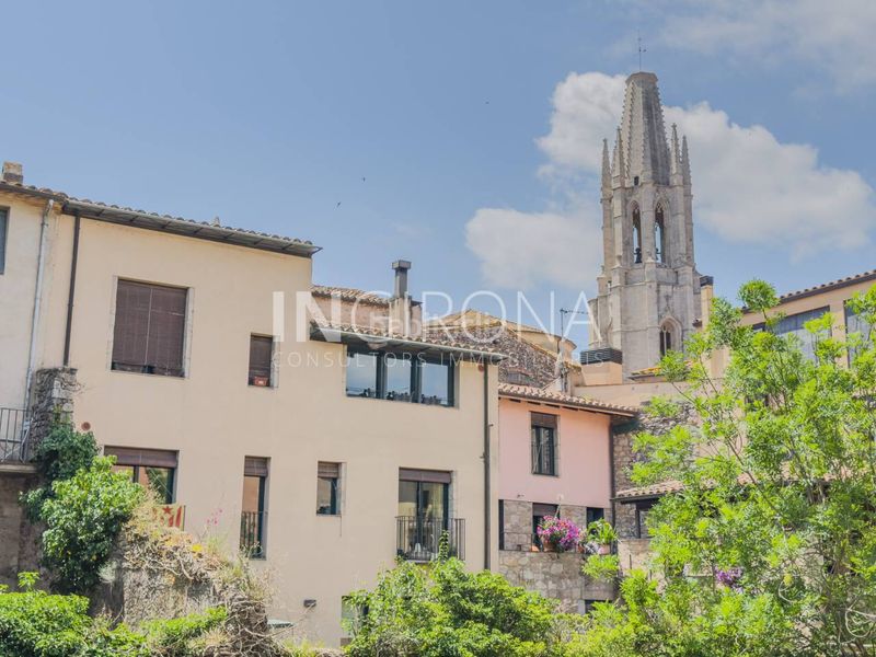 Foto af3163ba-0cd5-4c2e-a5a0-1f180f83efd9. Pis amb calefacció aparcament a Centre-Barri Vell Girona