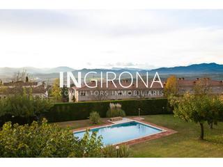 Rent Flat  Fort roig. Oportunidad  piso con vistas y piscina en montjuïc girona