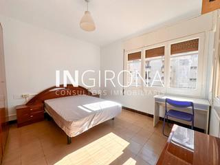 Location Appartement  Joan maragall. Piso muy centrico  ideal estudiantes o para compartir