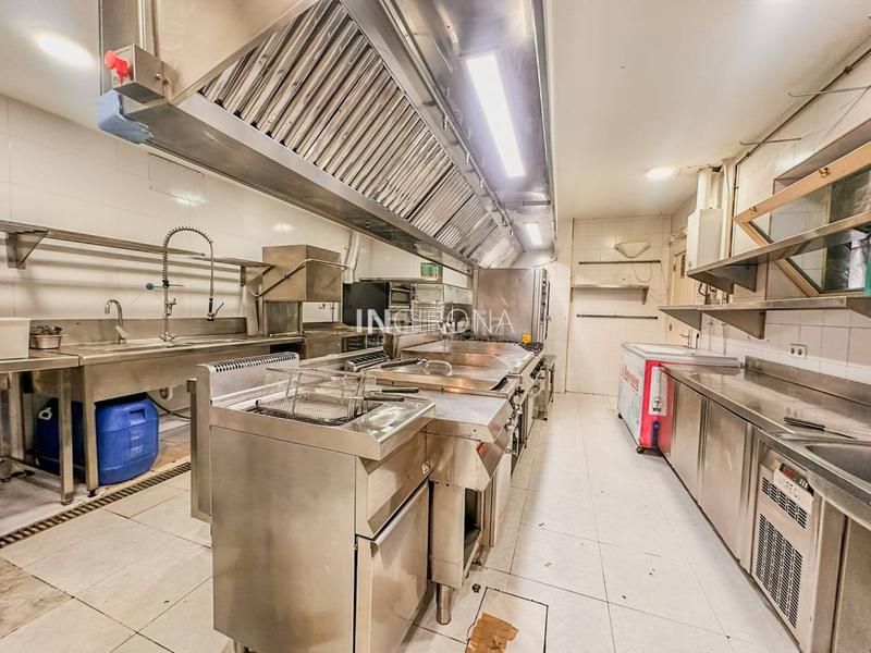 Foto fa0b59c9-2755-47c0-b78c-a93c50c15358. Affitto locale commerciale in Nucli Antic Escala (L´)