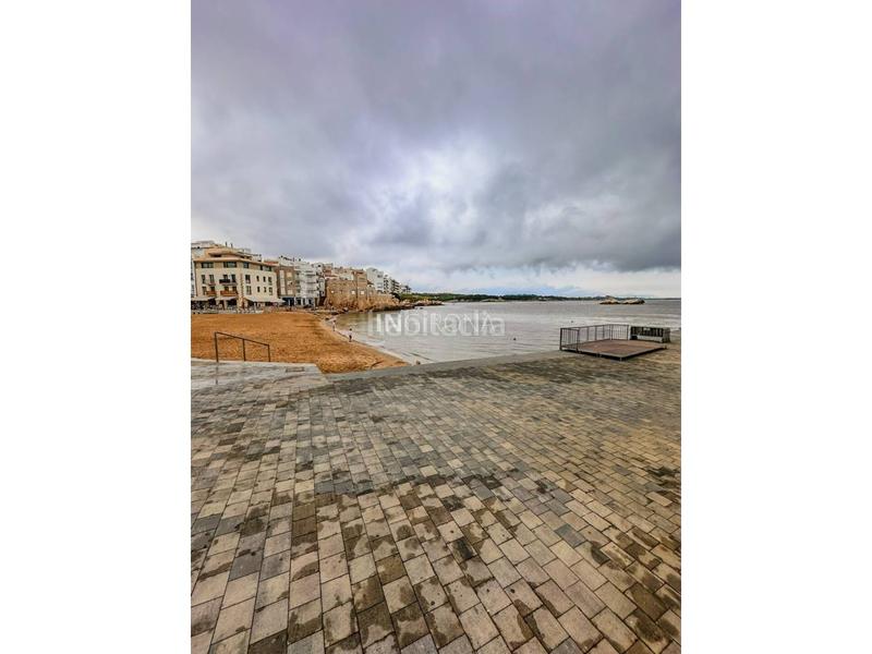 Foto 0ba0e0b3-f232-4d85-923b-e935d4c9ddbc. Alquiler local comercial local a lescala port den perris en Escala (L´)