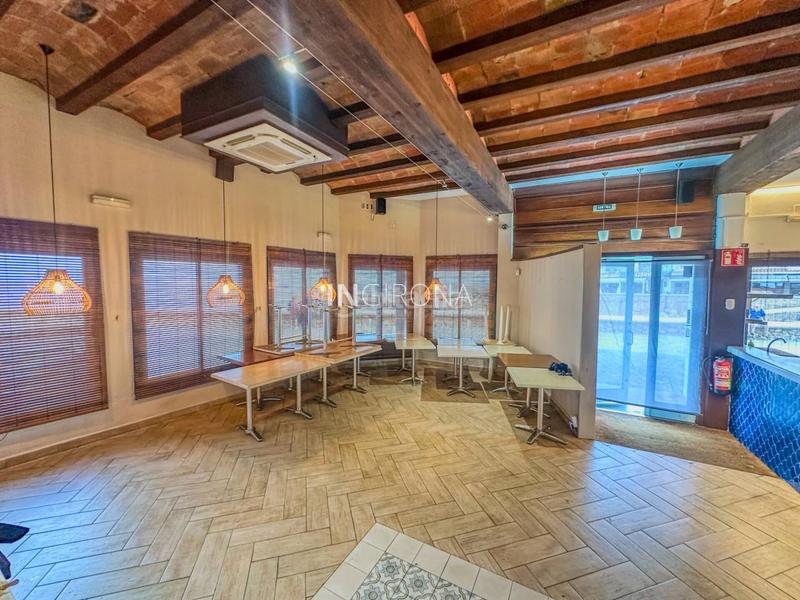 Foto 4f9fa284-643e-42b4-89c1-8a7407034753. Alquiler local comercial local a lescala port den perris en Escala (L´)