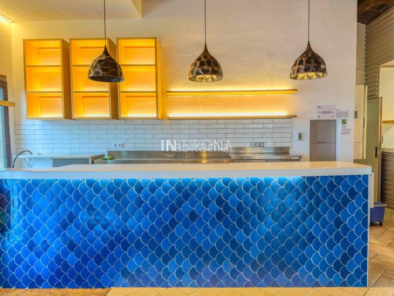 Foto a2ac7696-4f7d-4324-881b-b7b8d6f27ed1. Lloguer local comercial a Nucli Antic Escala (L´)