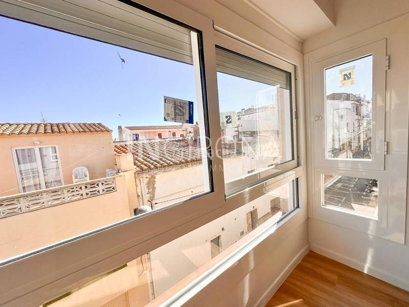 Foto c997d5ba-873d-439c-b83c-7850484c5a82. Lloguer pis amb calefacció a Nucli Antic Escala (L´)