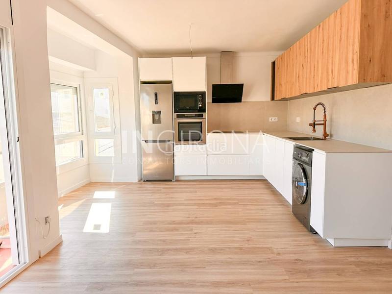 Foto f94b1a2e-a6dd-4267-a94b-e839c09d910b. Lloguer pis amb calefacció a Nucli Antic Escala (L´)