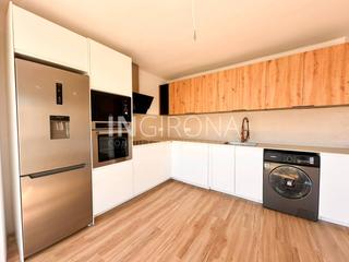 Location Appartement  Perxel. Pis reformat  molt lluminós  a prop de la platja  habitual