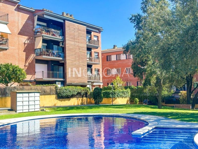Foto 51e6dd02-fff0-4262-a060-14e66859780e. Pis amb calefacció aparcament piscina a Montjuïc Girona