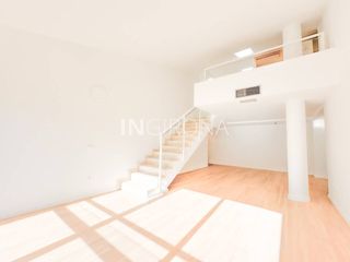 Pis  Calle joaquim ruyra i oms. Oportunidad! �tico d�plex en montilivi girona