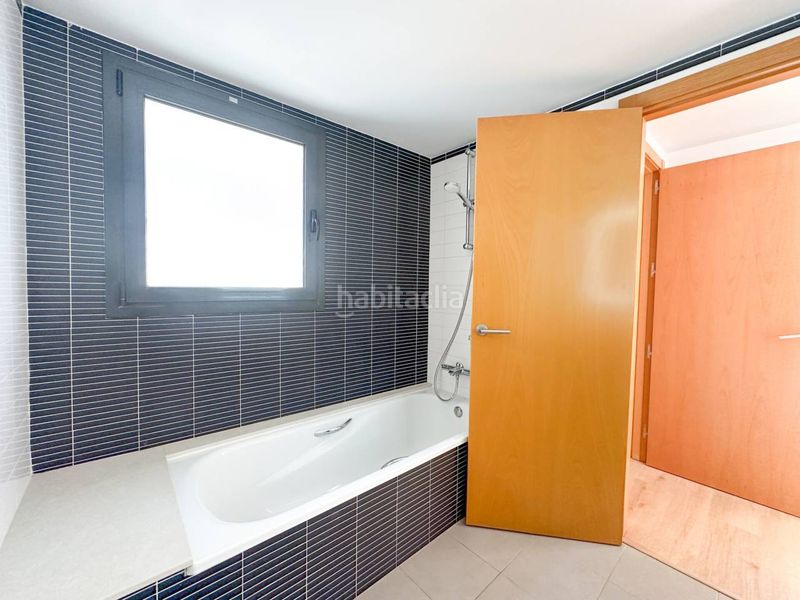 Foto 738ad302-0023-44da-a252-7d1ef09174c9. Pis amb calefacció a Montilivi Girona