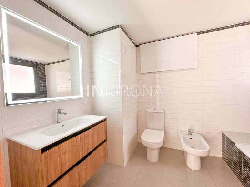 Foto afb2f13d-7e96-4834-8692-28f27bebf18a. Pis amb calefacció a Montilivi Girona